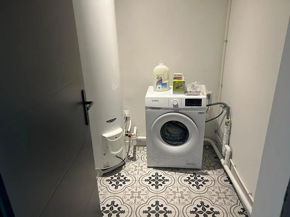 モンテギュー・シュル・サーヴ Beautiful Equipped Semi-Detached Houseヴィラ