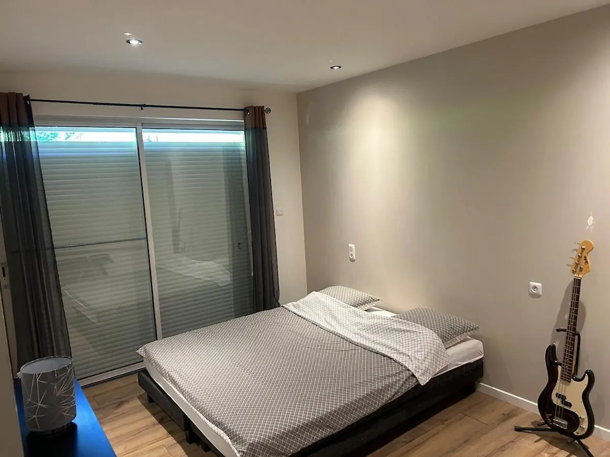 モンテギュー・シュル・サーヴ Beautiful Equipped Semi-Detached Houseヴィラ フランス