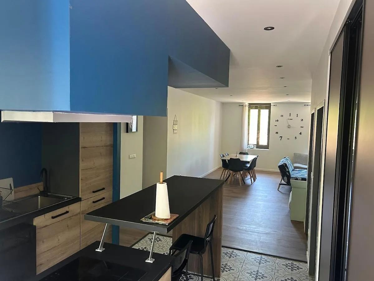 モンテギュー・シュル・サーヴ Beautiful Equipped Semi-Detached Houseヴィラ
