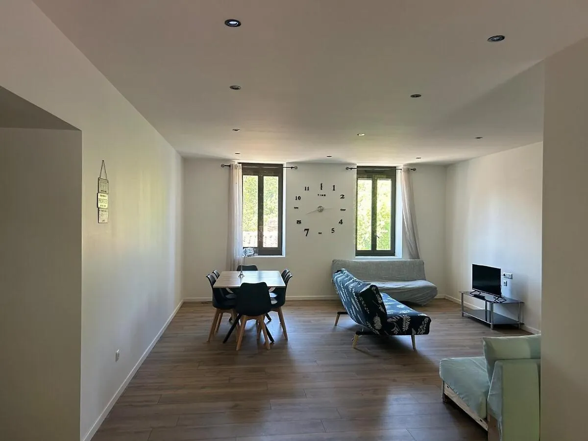 モンテギュー・シュル・サーヴ Beautiful Equipped Semi-Detached Houseヴィラ